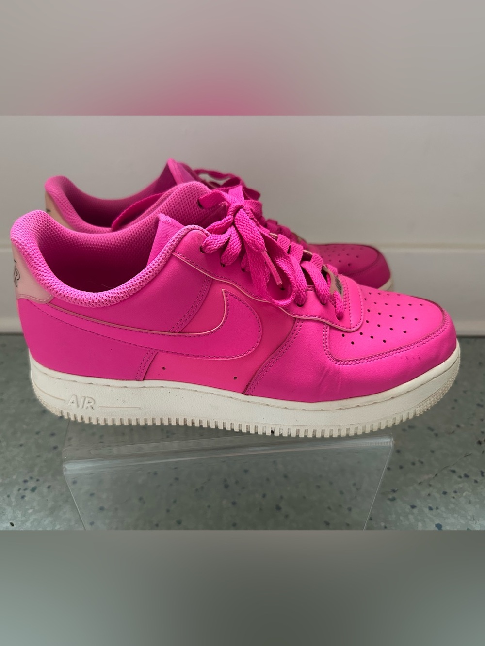Nike Air Force 1 07’ Essential Low. “Laser Fuchsia” Pink.
